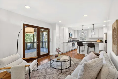 $1,235,000 | 1116 Brookmeade Drive, Nashville, TN 37204