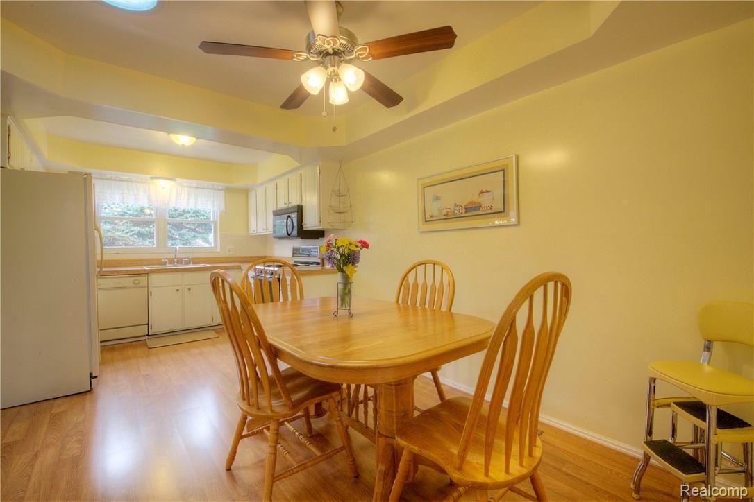 46675 Maidstone Road Canton, MI 48187 - Photo 6 of 41 7 Nook.jpg
