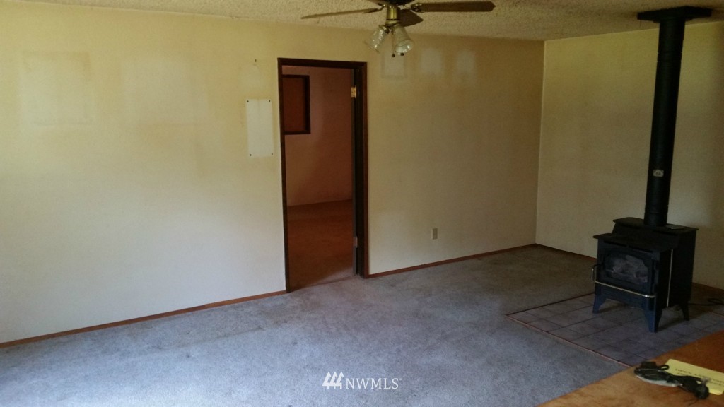 28253 Lake Cavanaugh Road Mount Vernon, WA 98274 - Photo 2 of 7 Gallery Image 2