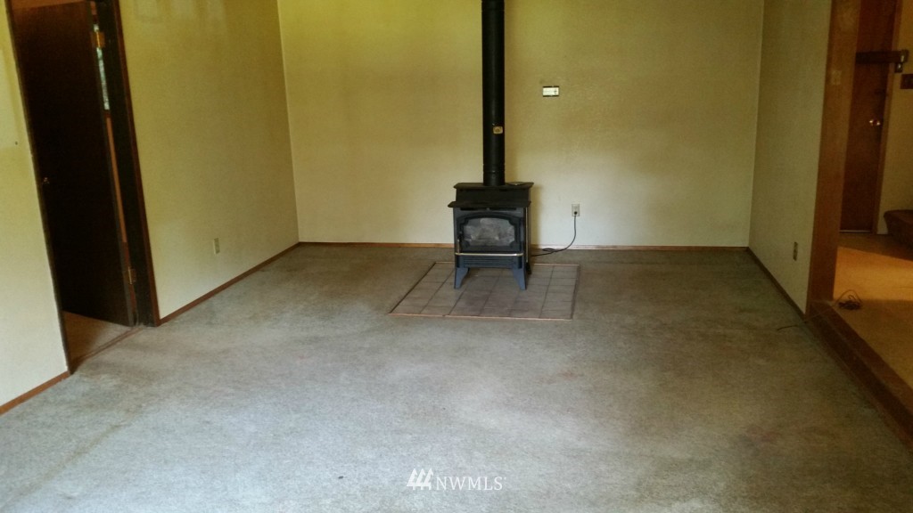 28253 Lake Cavanaugh Road Mount Vernon, WA 98274 - Photo 3 of 7 Gallery Image 3