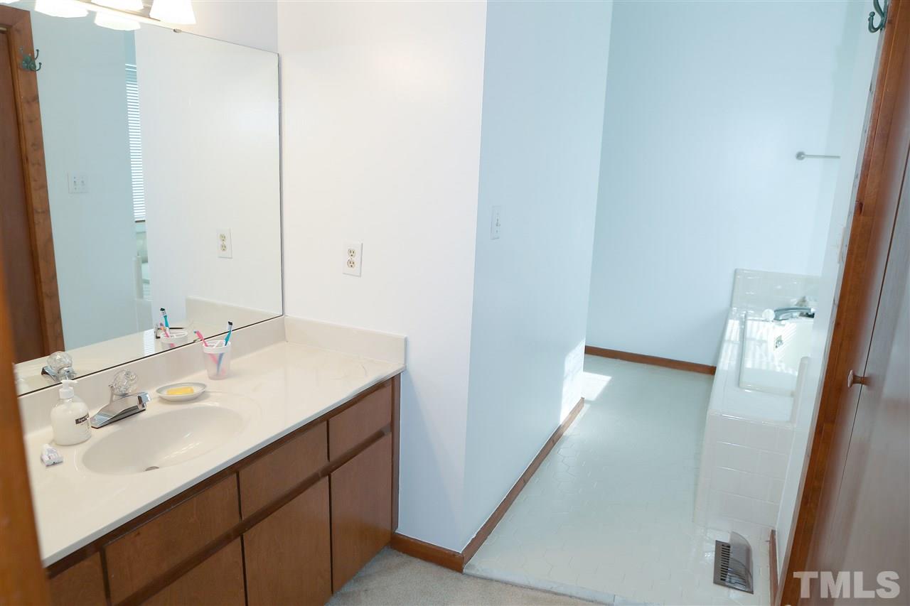 2004 Carthage Circle Raleigh, NC 27604 - Photo 14 of 19