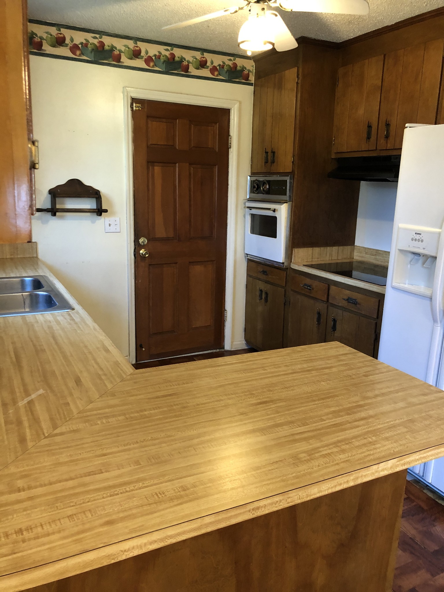 422 Cedarcliff Road Antioch, TN 37013 - Photo 8 of 26 a bedroom with a bed and cabinets