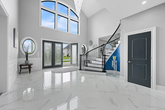 a view of entryway and hall