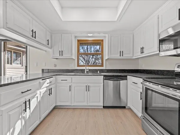$625,000 | 680 Forest Grove Lane, Brookfield, WI 53005