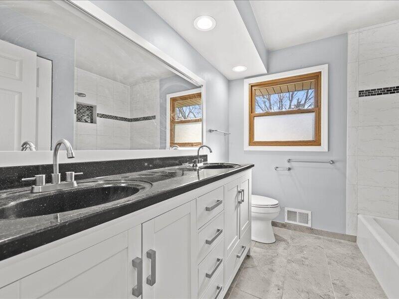 680 Forest Grove Lane Brookfield, WI 53005 - Photo 16 of 37 Guest bath