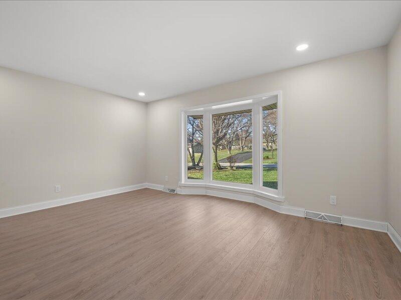 680 Forest Grove Lane Brookfield, WI 53005 - Photo 2 of 37 Living Room