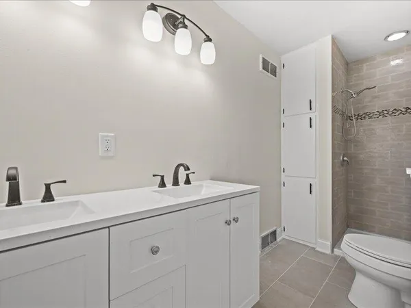 $625,000 | 680 Forest Grove Lane, Brookfield, WI 53005