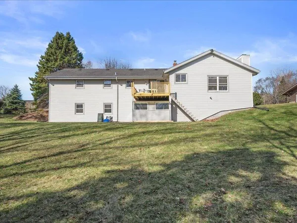 $625,000 | 680 Forest Grove Lane, Brookfield, WI 53005