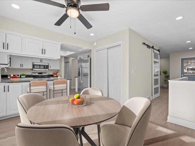 680 Forest Grove Lane Brookfield, WI 53005 - Photo 9 of 37 09-DSC5942_Final