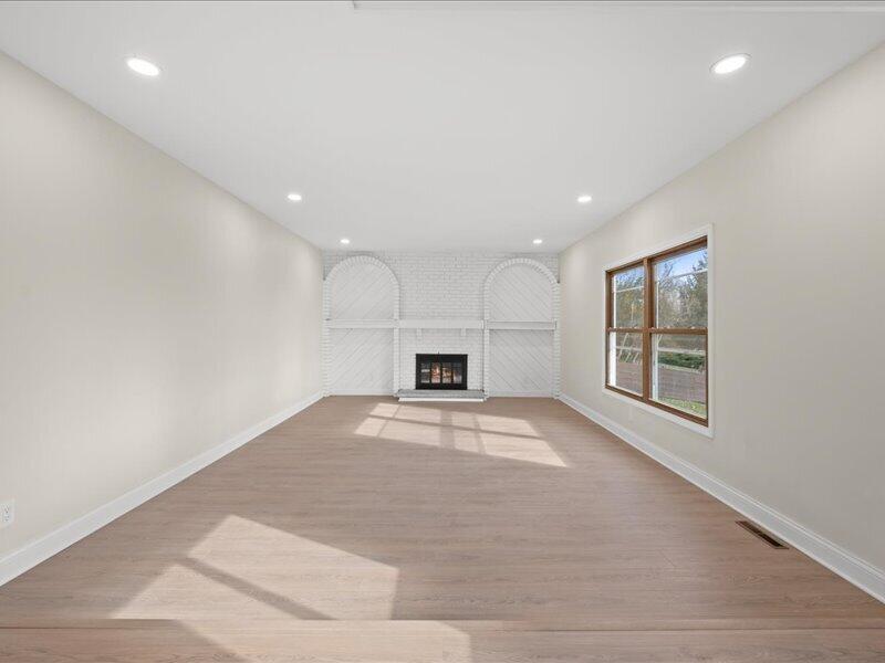 680 Forest Grove Lane Brookfield, WI 53005 - Photo 10 of 37 Fmaily Room