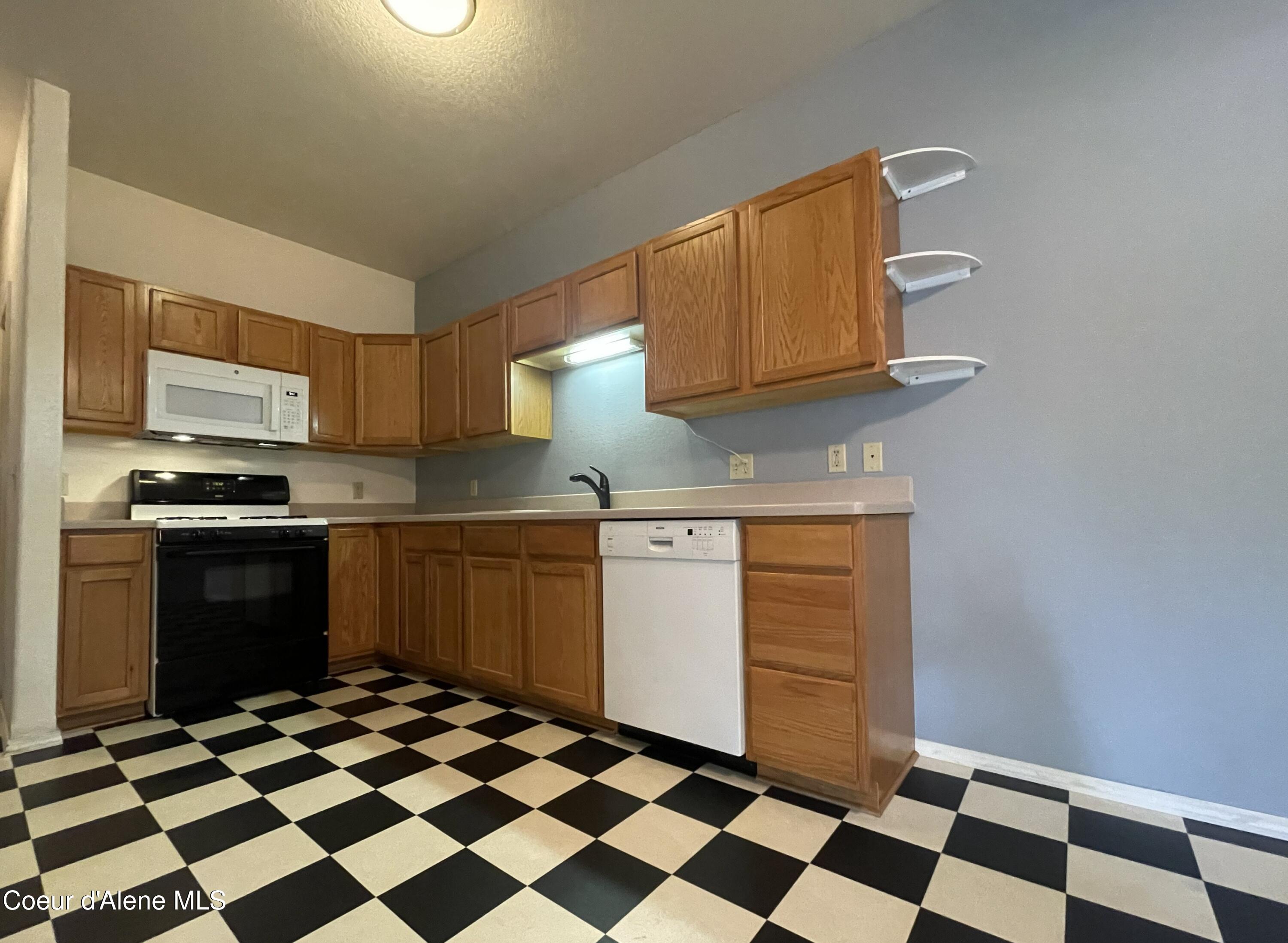 1201 Spruce Street Sandpoint, ID 83864 - Photo 9 of 47 Spacious Kitchen