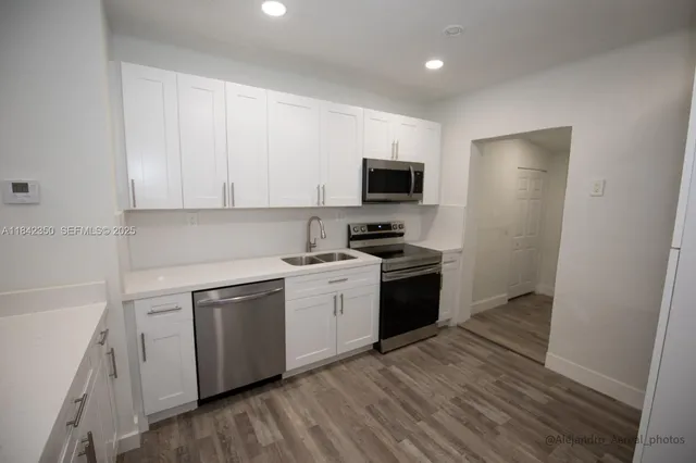 $995,000 | 3045 Southwest 21st Street, Miami, FL 33145