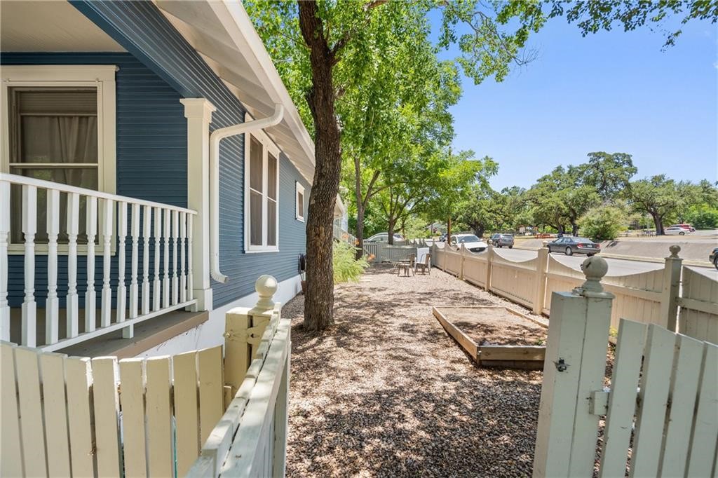 1811 Nickerson Street Austin, TX 78704 - Photo 8 of 35