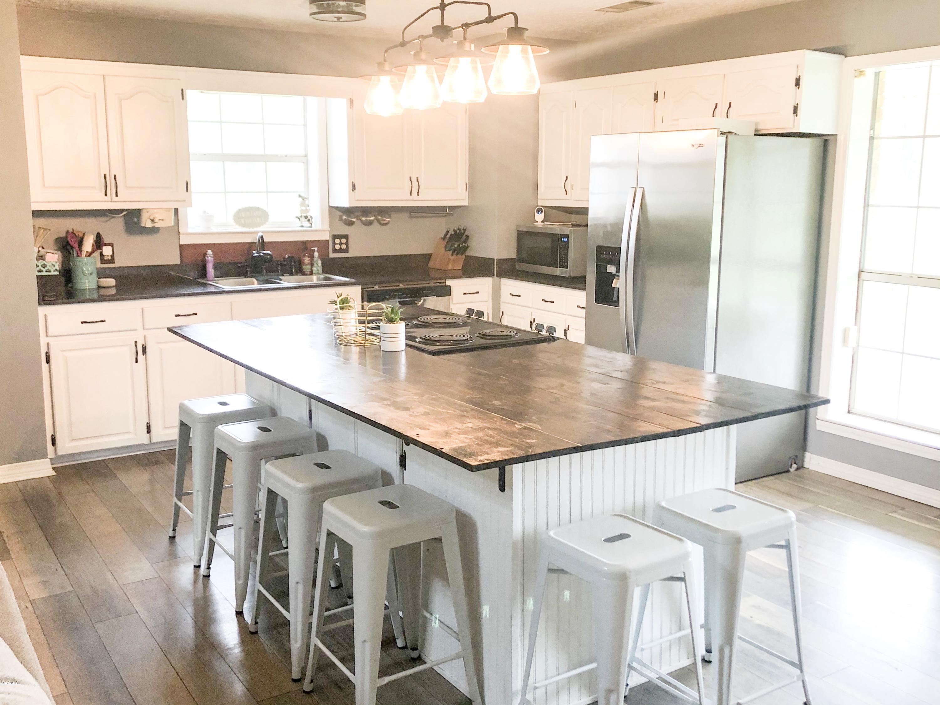 9200 Nutbank Road Moss Point, MS 39562 - Photo 11 of 28 51194887-8944-415E-BA9C-33F95F026CE4