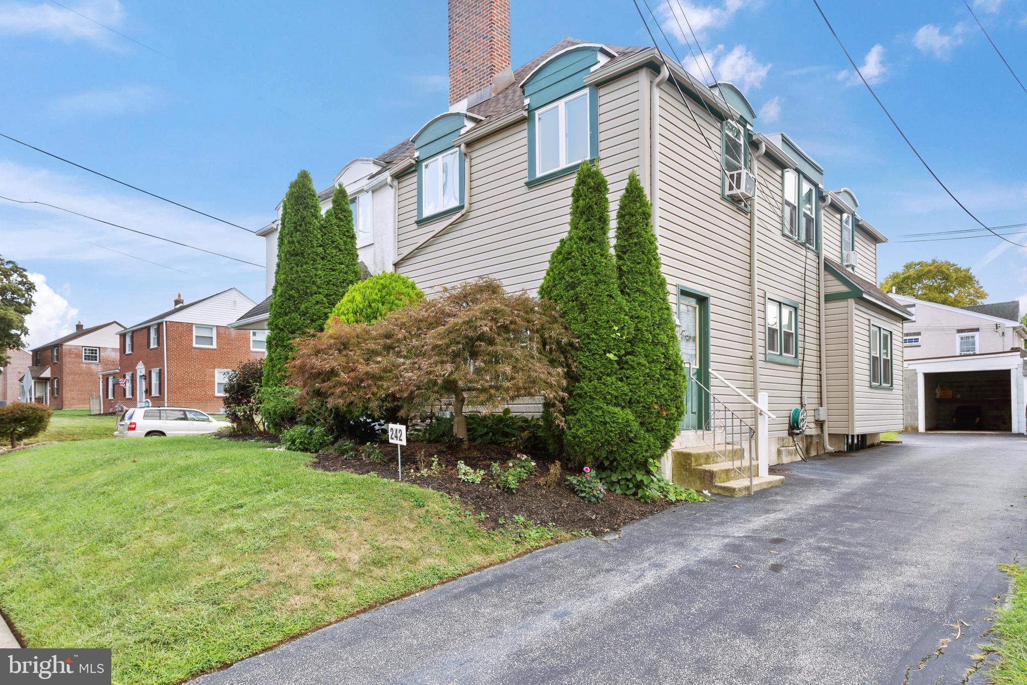 242 Sedgewood Road Springfield, PA 19064 - Photo 1 of 24