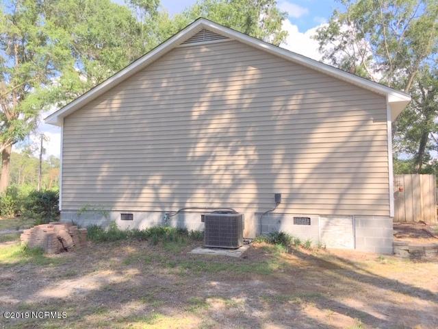 355 Benson Road Northeast Leland, NC 28451 - Photo 6 of 17 355 BENSON RD , LELAND NC (11)