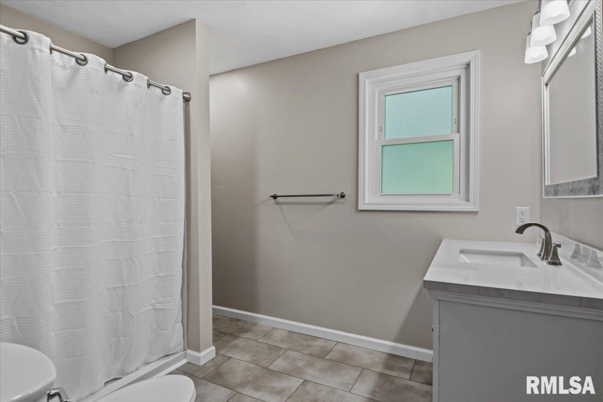 408 Golf Road Springfield, IL 62704 - Photo 31 of 60
