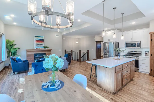 $484,900 | 330 10th Street South, Sartell, MN 56377