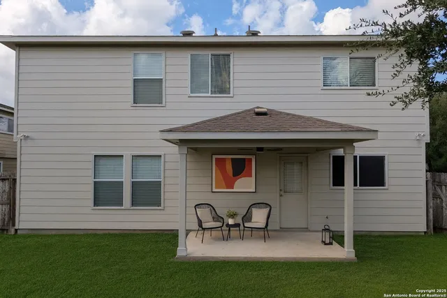 a front view of house with yard