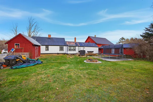 $349,900 | 70 White Mountain Highway, Tamworth, NH 03817