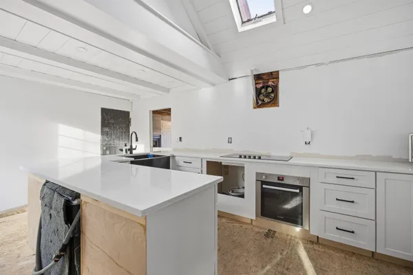 $349,900 | 70 White Mountain Highway, Tamworth, NH 03817