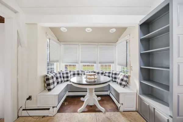 $349,900 | 70 White Mountain Highway, Tamworth, NH 03817