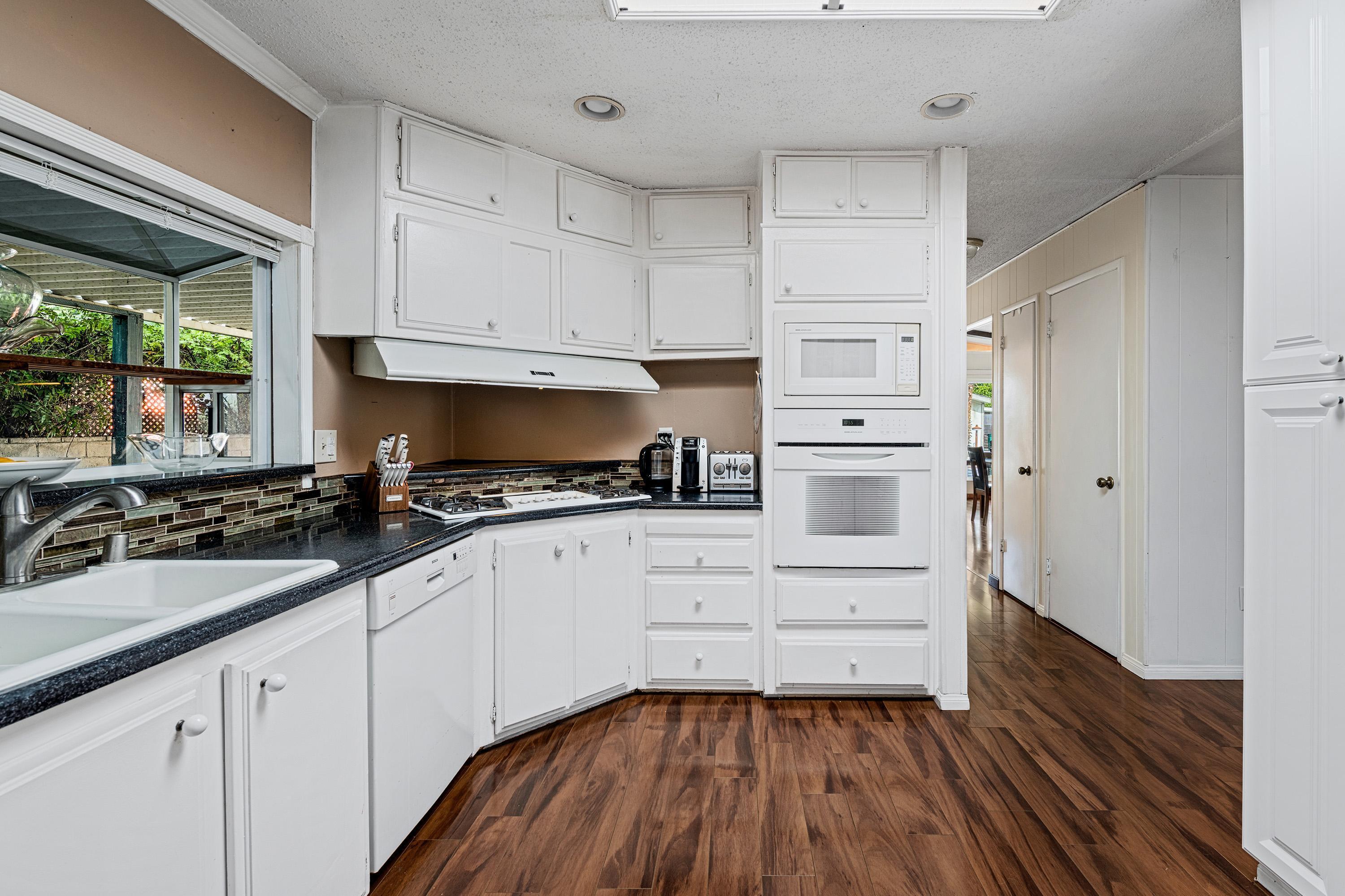 138 Piccadilly Street Rancho Mirage, CA 92270 - Photo 11 of 39 1130