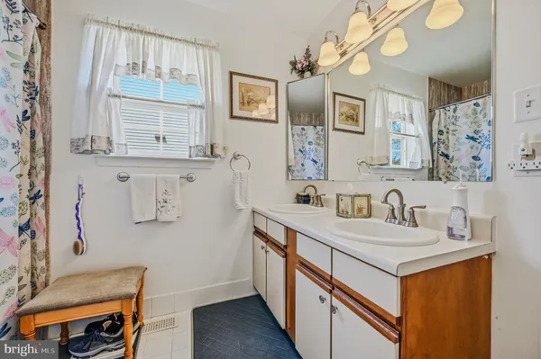 $349,000 | 30 Charles Drive, New Castle, DE 19720