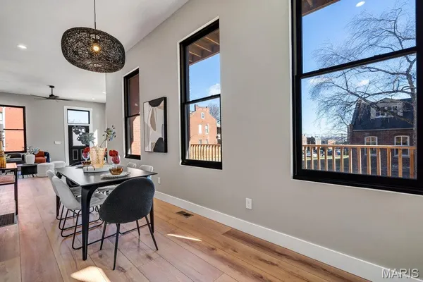 $495,900 | 1000 Barton Street, St. Louis, MO 63104