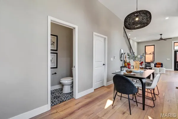 $495,900 | 1000 Barton Street, St. Louis, MO 63104