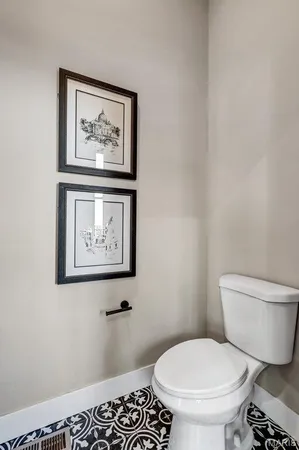$495,900 | 1000 Barton Street, St. Louis, MO 63104