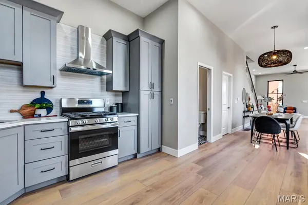 $495,900 | 1000 Barton Street, St. Louis, MO 63104