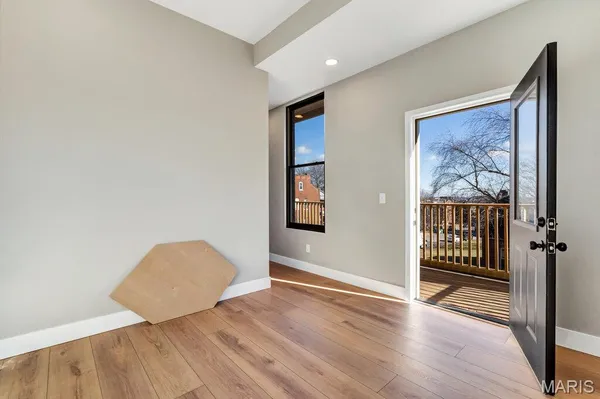 $495,900 | 1000 Barton Street, St. Louis, MO 63104