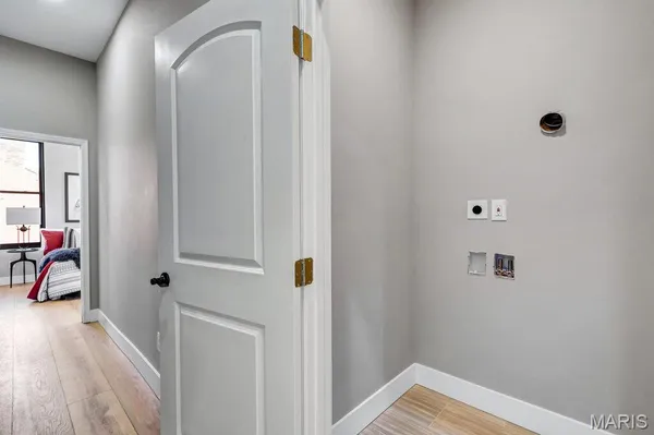 $495,900 | 1000 Barton Street, St. Louis, MO 63104