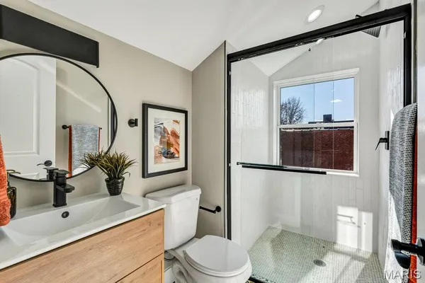 $495,900 | 1000 Barton Street, St. Louis, MO 63104