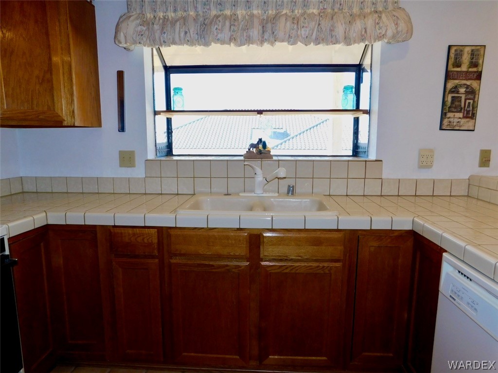 837 Warren Road Bullhead City, AZ 86429 - Photo 6 of 35 Gallery Image 6