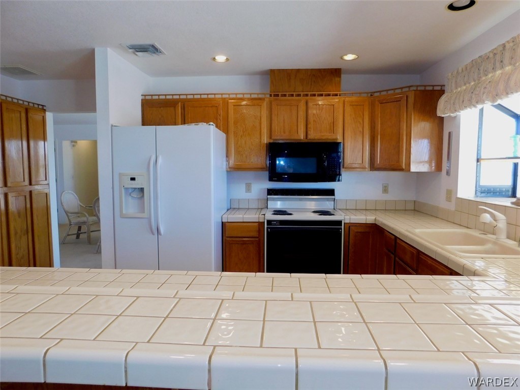 837 Warren Road Bullhead City, AZ 86429 - Photo 7 of 35 Gallery Image 7