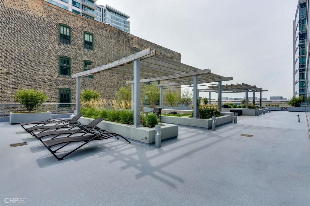 611 South Wells Street, Unit 809 Chicago, IL 60607 - Photo 11 of 14 a view of outdoor space yard and patio