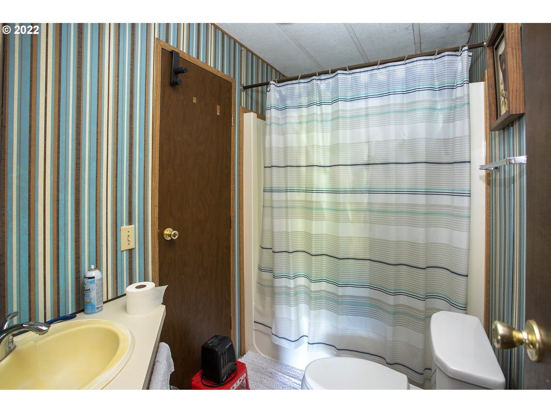81230 Bear Road Seaside, OR 97138 - Photo 12 of 27 Bathroom