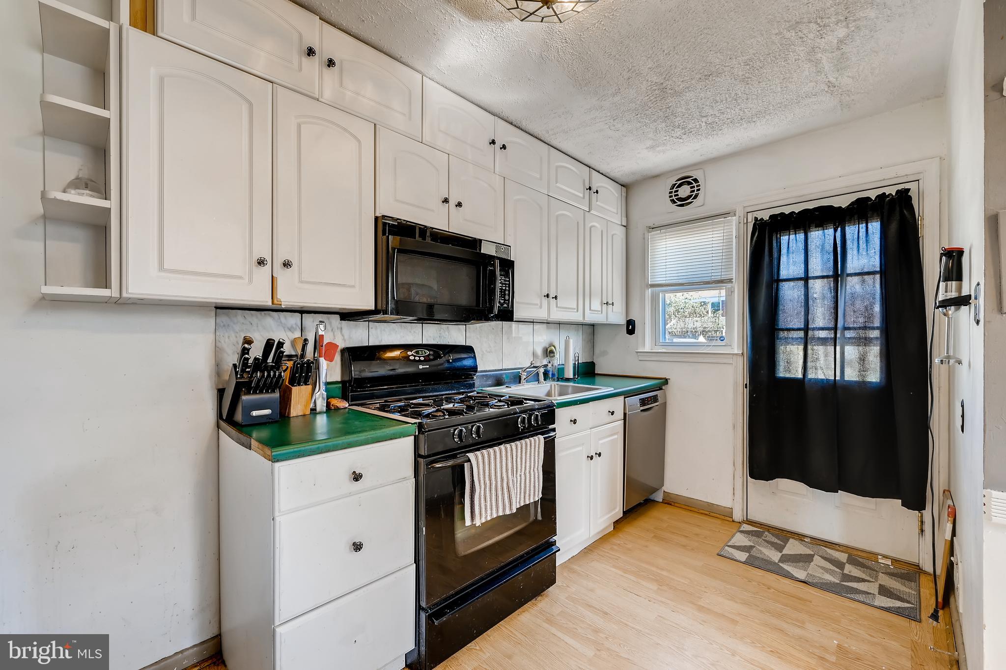 2108 Graythorn Road Baltimore, MD 21220 - Photo 7 of 11