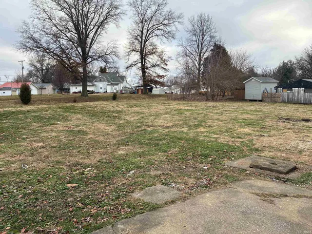 $118,900 | 748 Oak Street, Bicknell, IN 47512