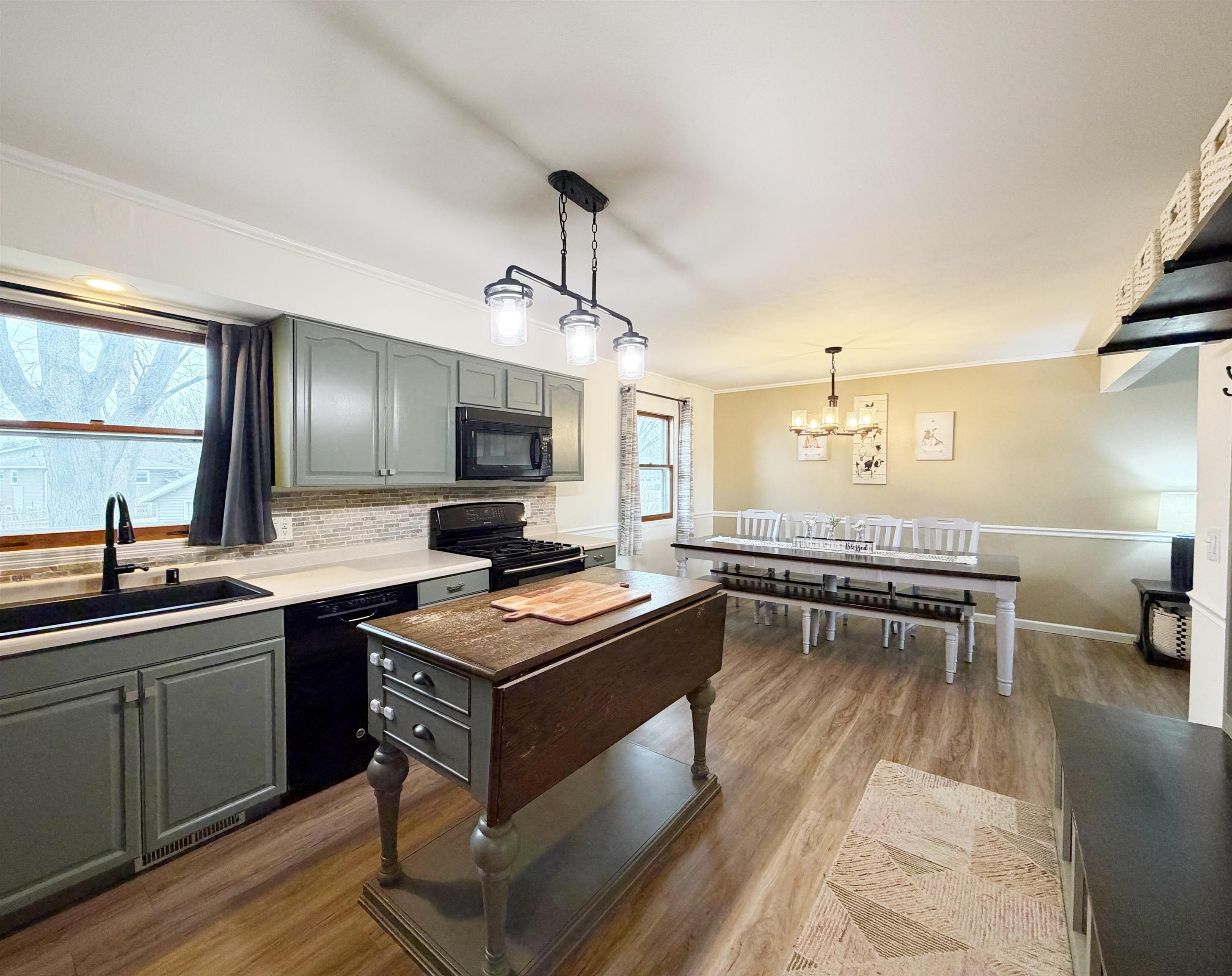 283 Old Pioneer Road Fond du Lac, WI 54935 - Photo 7 of 45