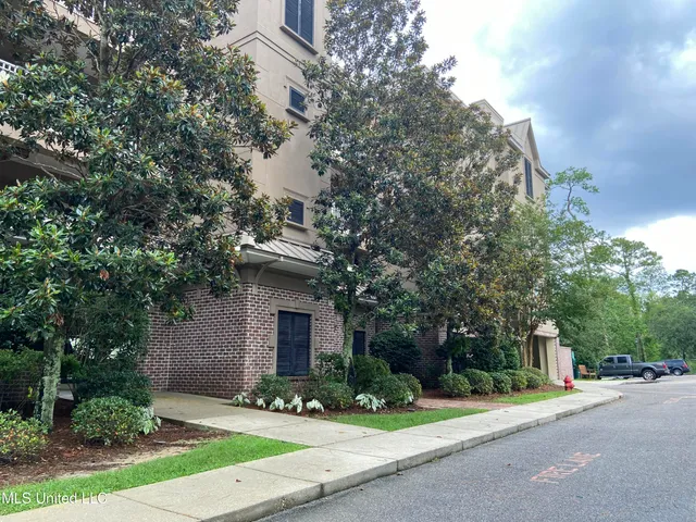$2,200 | 623 Camellia Pointe Boulevard, Unit 623, Ocean Springs, MS 39564