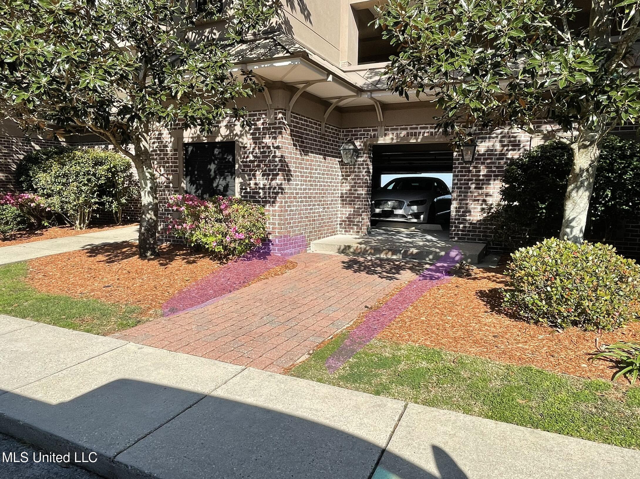 623 Camellia Pointe Boulevard, Unit 623 Ocean Springs, MS 39564 - Photo 2 of 18 IMG_0659