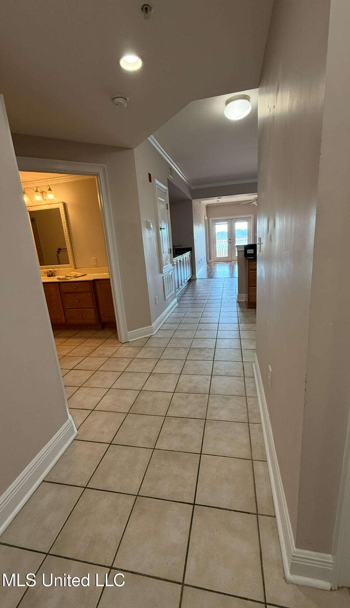 623 Camellia Pointe Boulevard, Unit 623 Ocean Springs, MS 39564 - Photo 6 of 18 IMG_9434