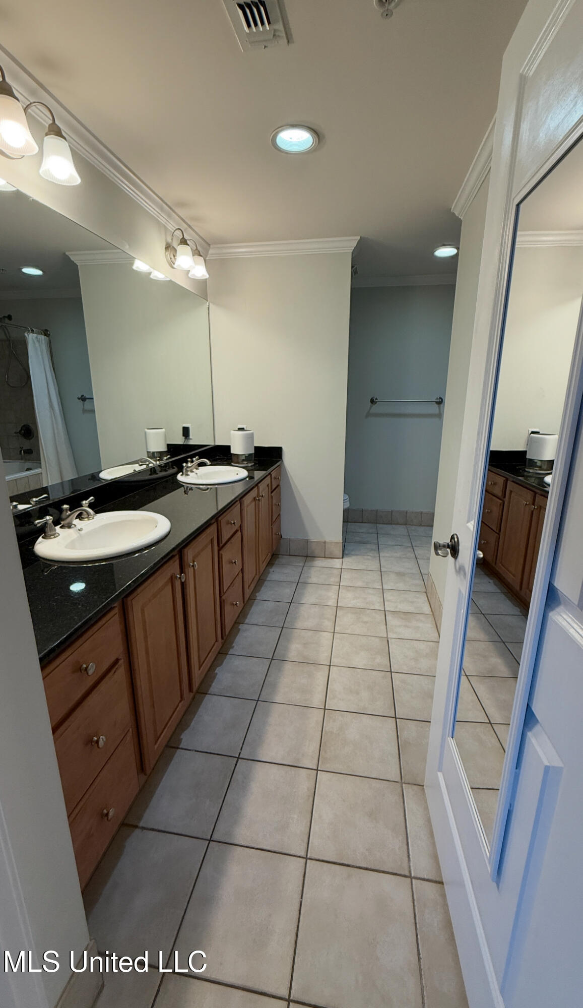 623 Camellia Pointe Boulevard, Unit 623 Ocean Springs, MS 39564 - Photo 10 of 18 IMG_9438