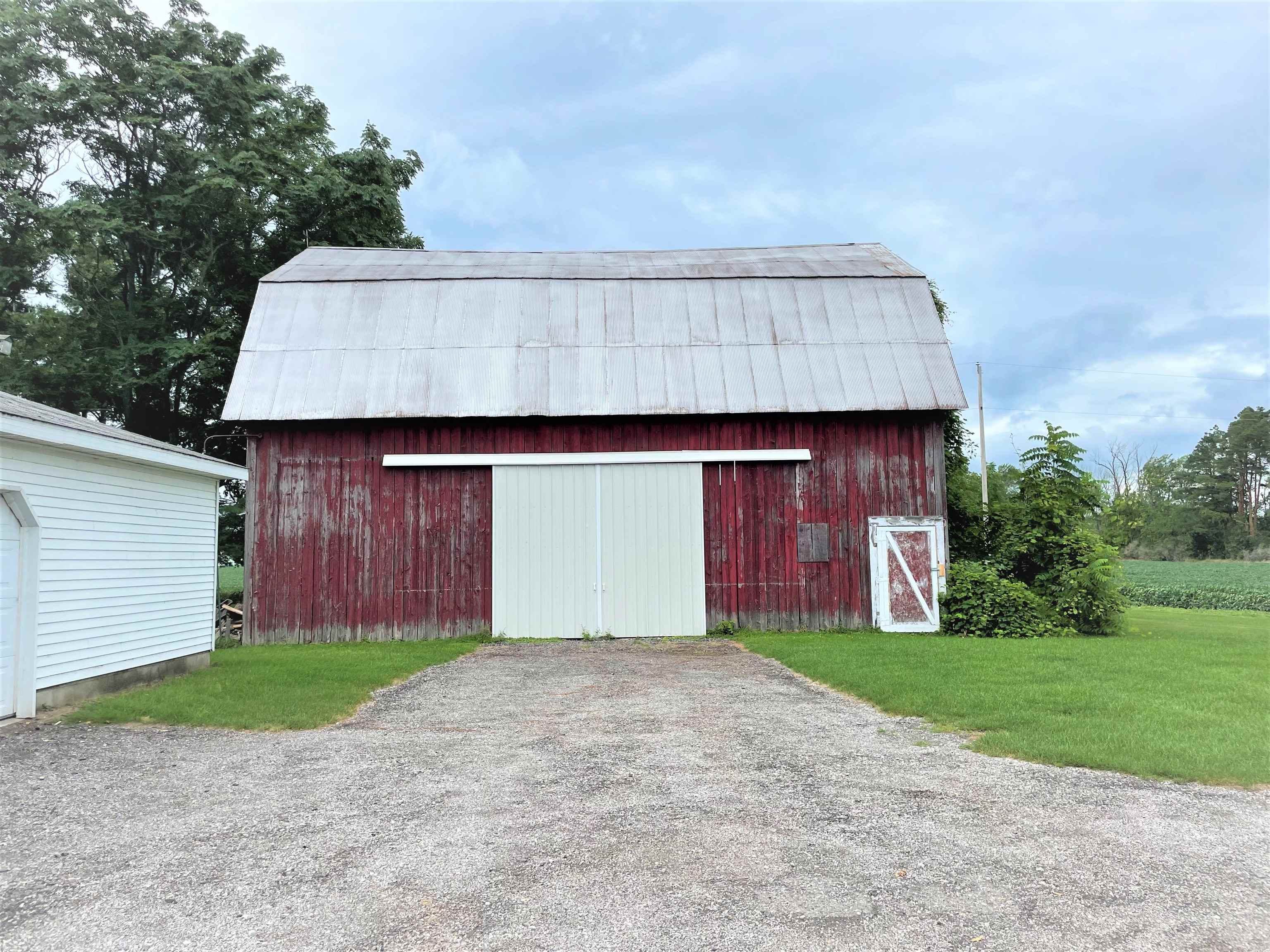 1702 South Mackinaw Road Kawkawlin, MI 48631 - Photo 5 of 35 Gallery Image 5