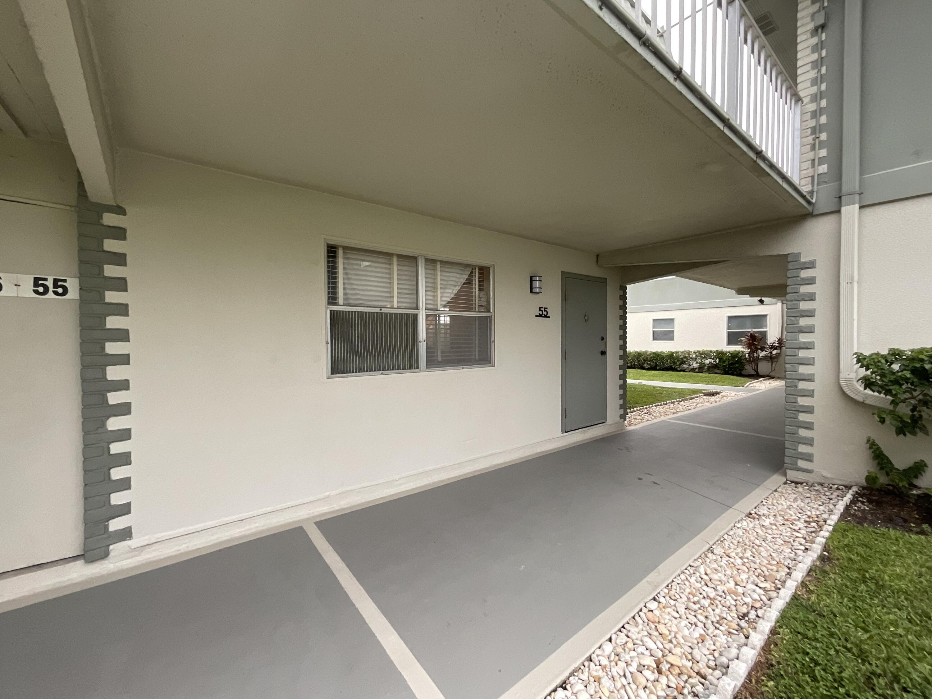 679 Saxony Way Delray Beach, FL 33446 - Photo 4 of 15 IMG_3877