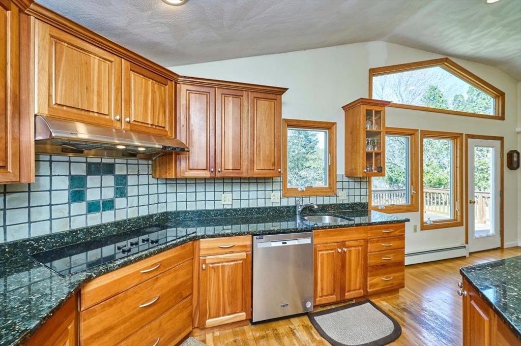 31 Lillian Road Lexington, MA 02420 - Photo 14 of 41