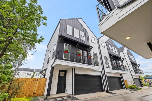 $2,800 | 719 Thornton Road, Unit D, Houston, TX 77018